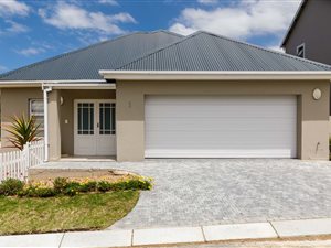 3 Bed House in Kraaibosch