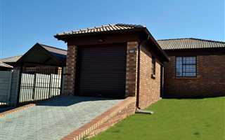 3 Bedroom House in Monavoni
