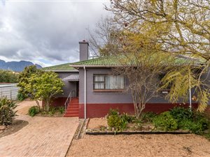 5 Bed House in La Colline