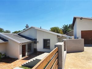 4 Bed House in Elarduspark