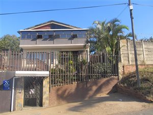 6 Bed House in Clare Hills