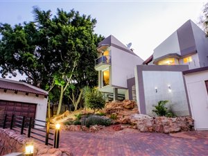 4 Bed House in Die Wilgers