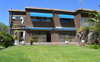 4 Bedroom Townhouse in St Helena