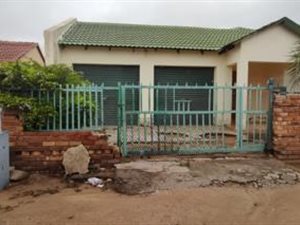 3 Bed House in Madiba Park