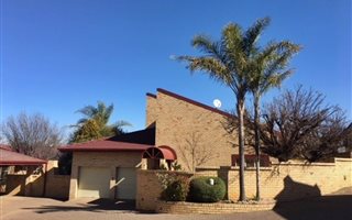 3 Bedroom Townhouse in Kiepersol