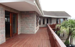 4 Bedroom House in Sunrise on Sea