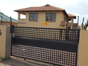 8 Bed Townhouse in Kenilworth