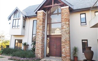 5 Bedroom House in Cotswold Downs Estate