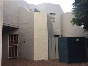 3 Bed Townhouse in Waterkloof Glen