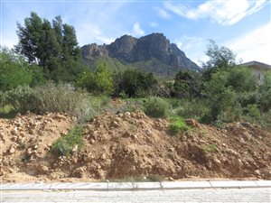 818 m² Land available in Pniel