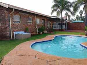 3 Bed House in Suiderberg