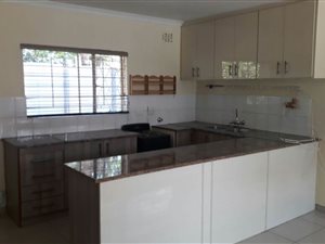 2 Bed Townhouse in Wendywood
