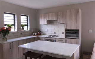 3 Bedroom Cluster in Waterkloof