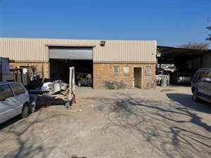 400 m² Industrial space in Rustenburg Central