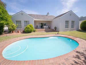 3 Bed House in Erinvale Estate
