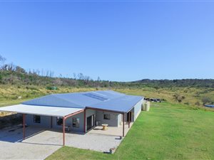 5.4 ha Farm in Thornhill