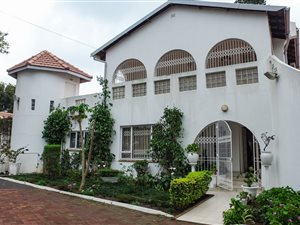 15 Bedroom House in Berea West