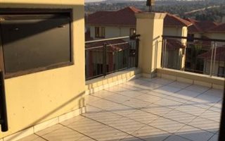 2 Bedroom Townhouse in Sunninghill