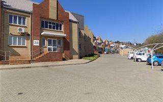 737.739990234375 m² Industrial space in Sunnyrock