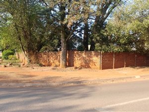 558 m² Land available in Monument Park
