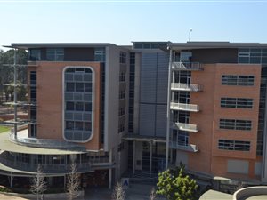 925 m² Office Space in Arcadia