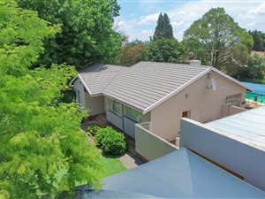 4 Bed House in Lombardy East