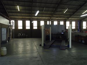 600 m² Commercial space in Voorbaai