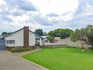 4 Bed House in Kempton Park Ext 4