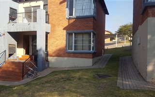 2 Bedroom Townhouse in Ruimsig