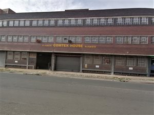 915 m² Industrial space in New Centre
