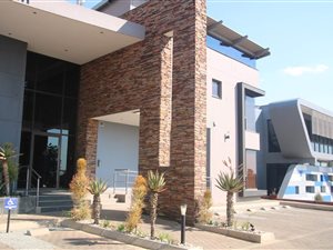146 m² Office Space in Glen Erasmia