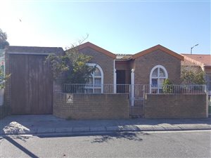 3 Bed House in Lentegeur