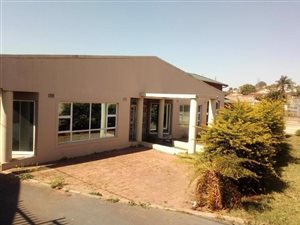 4 Bed House in Shallcross