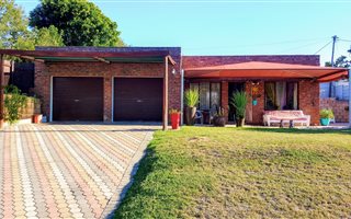 2 Bedroom House in Groenvallei
