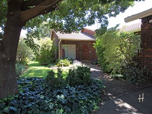 3 Bed House in Edelweiss