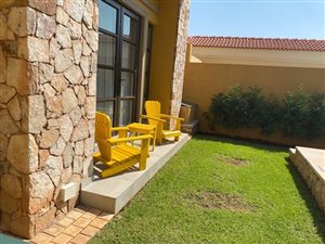 2 Bed Cluster in Waterkloof Ridge