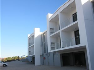 2 Bed Apartment in Island View