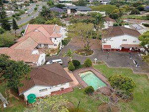 15 Bed House in Berea West