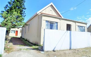 6 Bedroom House in Southernwood