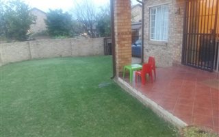 3 Bedroom Duplex in Rooihuiskraal North