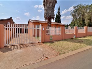 2 Bed House in Lenasia South