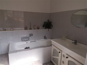 4 Bed House in Sarnia