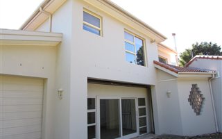 3 Bedroom House in Hout Bay and surrounds