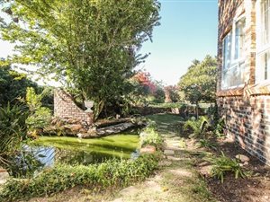 2 ha Farm in Sardinia Bay