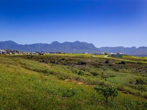1739 m² Land available in Kingswood Golf Estate