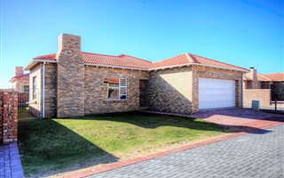 3 Bedroom Townhouse in Kamma Park