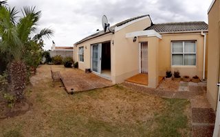 2 Bedroom House in Sunningdale