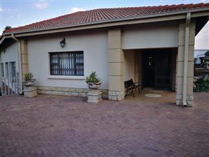 4 Bedroom House in Erasmia
