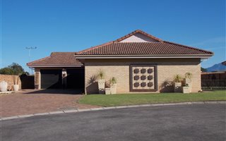 3 Bedroom House in Heather Park