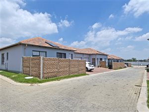 3 Bed Simplex in Parkrand